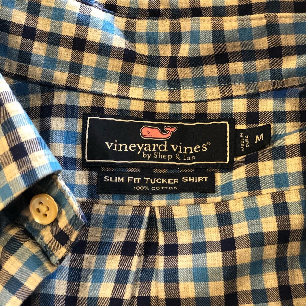 Vineyard Vines Button down - Picture 2 of 2